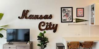 1914 Main St Gallery 4