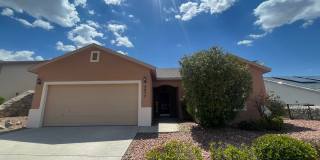 Cute 3 Bedroom/2 Bath Home off Roadrunner Pkwy Gallery 1
