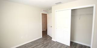 Roomy 3 Bed 2 Bath Duplex Home for Rent w Lawn Cutting Included! Gallery 10