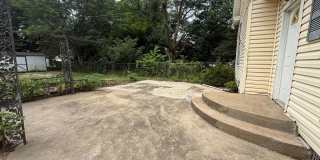 Cute 2 bedroom 1 bath home with so much space! Gallery 11