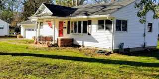 Beautiful 3 Bedroom, 2 Bathroom Home with Basement & 2-Car Garage Gallery 1