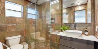5910 N Bayshore Drive Gallery 26