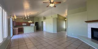 Beautiful 4 bedroom home in the neighborhood of Canyon De Flores! Gallery 7