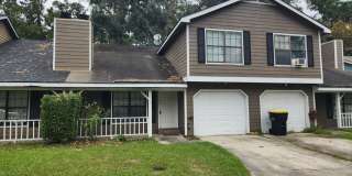 **Available January 1st** 3 Bedroom, 2.5 Bath Town Home Gallery 3