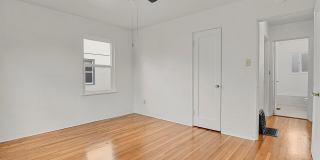 917 N Institute Street Gallery 12