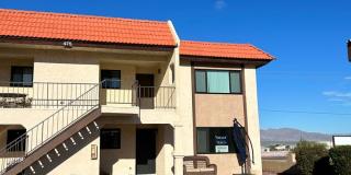 Upstairs Condo with Beautiful Lake View! Gallery 1