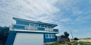 Incredible Luxury Beach House with Views, Steps to the Ocean in Alameda Incredible Luxury Beach House with Views, Steps to the Ocean in Alameda Gallery 1