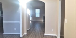 Large 4 Bedroom Home in Towne Pointe! Showings Coming Soon!!! Gallery 10