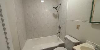 2 Bedroom, 1 Bathroom Home with Spacious Family Room & Fenced Backyard Gallery 9