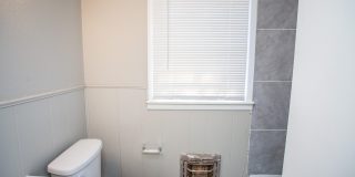 Spacious 4 Bed 2 Bath with Big Backyard Gallery 22