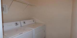 Room in 3 Bedroom Townhome at Derryrush Ave Gallery 7