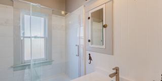 Amazing Highlands location with huge walkability! Gallery 25