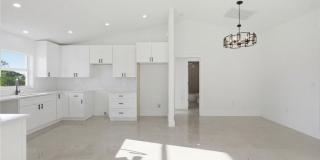 2105 NE 1st Avenue Gallery 32
