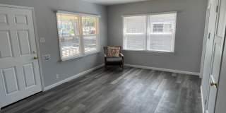 Charming Southside Home on Huge Lot! Gallery 3