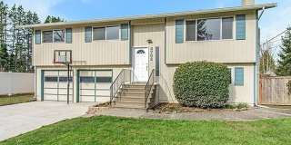 Gig Harbor Home on Oversized Lot Gallery 1
