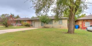 Beautiful updated home in The Village - 2 bed 1 bath Gallery 3