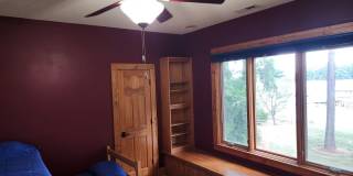 Fully Furnished Lakefront Home Gallery 31