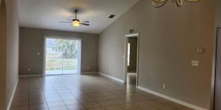 3 Bedroom 2 Bath Duplex Gallery 4