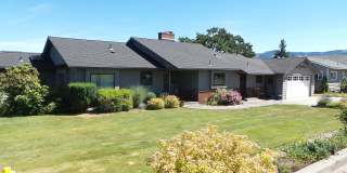 Furnished 4BR Home for Rent in Hood River Gallery 1