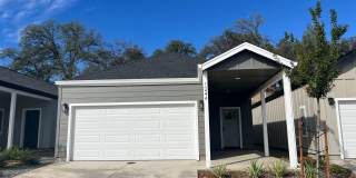 New Build on Old Alturas - ALL Electric with City of Redding Solar! Gallery 1