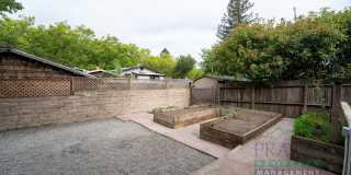 40 Pleasant Lane Gallery 23
