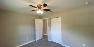 Desirable SE Ocala Neighborhood 3/2/2 *WON'T LAST* Gallery 20