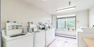 Park Glenview Apartments- Boutique Senior Living Gallery 17