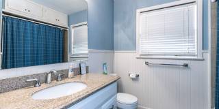 Cute midcentury modern home in central Lubbock! Gallery 24