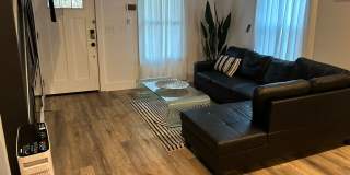 Room in 3 Bedroom Home at Welch St SW Gallery 8