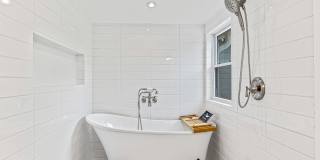 42 Forsythe St Gallery 21