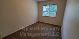 322 NE Whitman St Gallery 11