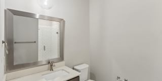 525 East Apartments Gallery 76