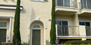 Skyline Villas: Hilltop Townhouse with Stunning Views in Signal Hill Gallery 1