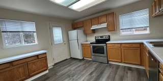 Updated 2 Bedroom w/ a Loft, 2 story Updated 2 Bedroom w/ a Loft, 2 story Gallery 9