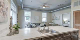 Luxury Downtown Condo with City Views Gallery 18