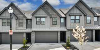 Luxury Townhome for Lease at the Courtyards at Hidden Crest - 6907 NE 132nd Way Gallery 1