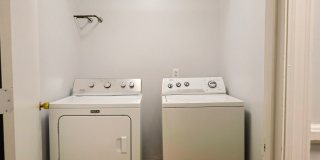 nice renovated 4 Bed 3 Bath Gallery 25