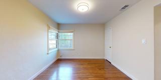 Newly Renovated! 2 bedroom 1 Bath Altadena home with dining room, back porch room and beautiful yard! Gallery 12