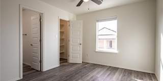 931 S Rupple Road Gallery 12