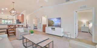 **2 + Den Condo - 1 Car garage - Fully Furnished - Short Term Lease (5.11 - 11.30) ** Gallery 12