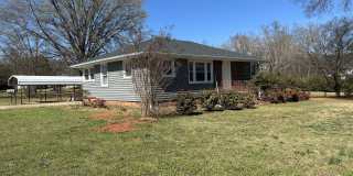 Newly Renovated 3/1 in Greenville! Gallery 1