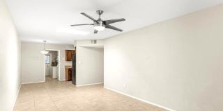 1702 E GAYLON Drive Gallery 4
