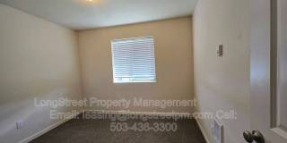 1806 College St Gallery 24