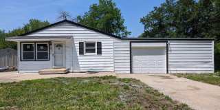3 Bedroom house at Chiefs and Royals Stadium with a 600 sf garage/work shop Gallery 1