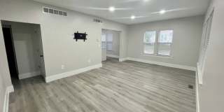 5 Bedroom / 2 Bath House - NEAR SEMO's CAMPUS Gallery 1