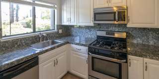 Beautiful End Unit Townhouse Gallery 4