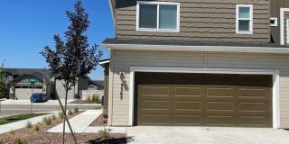 Available Now- Beautiful Nampa Townhome Gallery 1