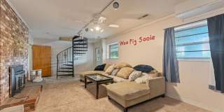 476 N Oliver Avenue Gallery 22