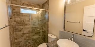 Modern Elegance in Vibrant East Austin: Chic Duplex with Stylish Upgrades, Private Oasis, Prime Location! Gallery 19