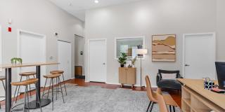 Uptown Lake Apartments Gallery 24
